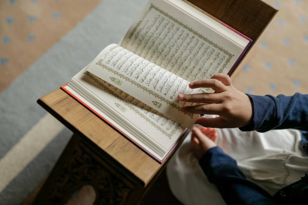 Learn Online Tafseer Quran Course with Expert Scholars
